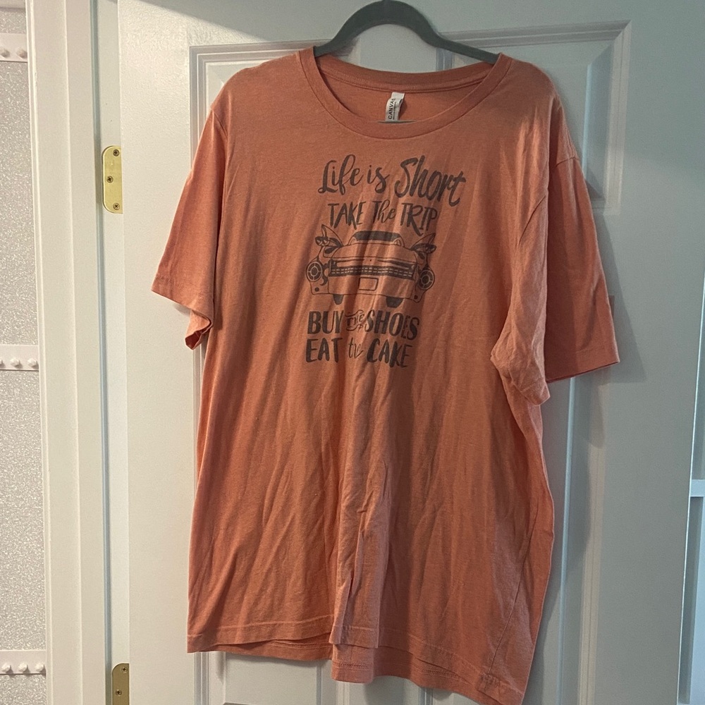 🧡 Women’s t-shirt